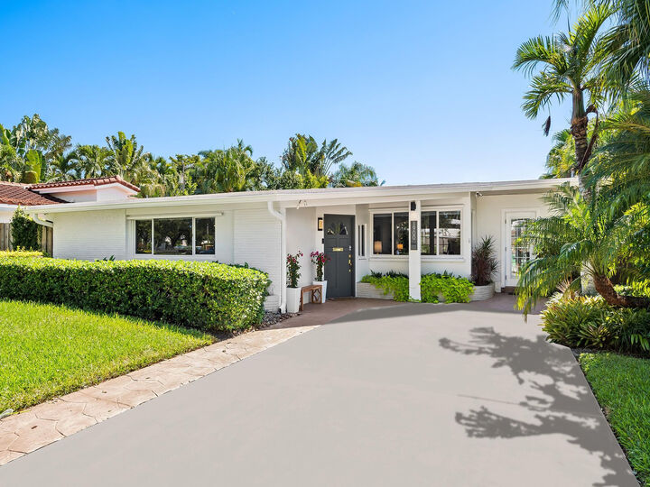 Property Photo: 1900 NE 19th Street FL 33305