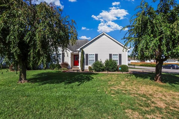 Property Photo:  402 Cedar Hollow Drive  KY 42101 