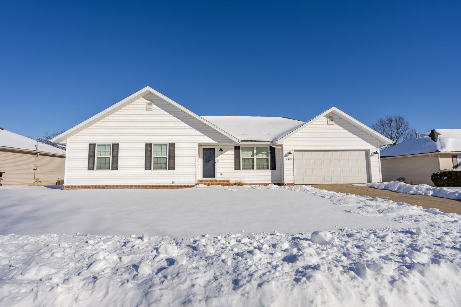 Property Photo:  2321 E Lee Street  MO 65738 