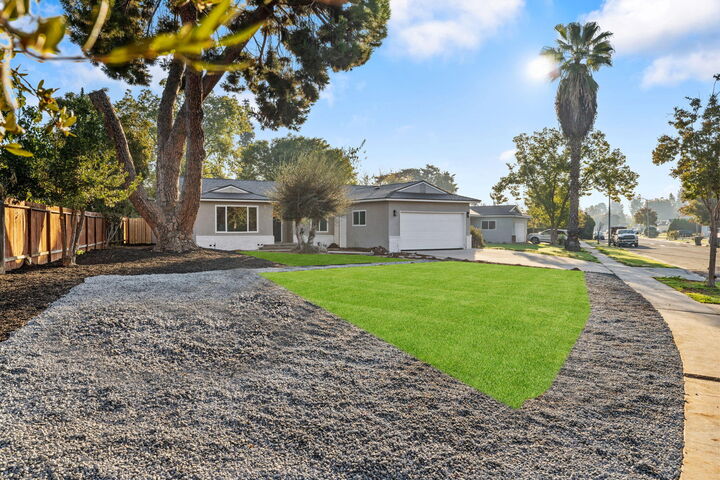 Property Photo: 5374 N Santa Fe Avenue CA 93711