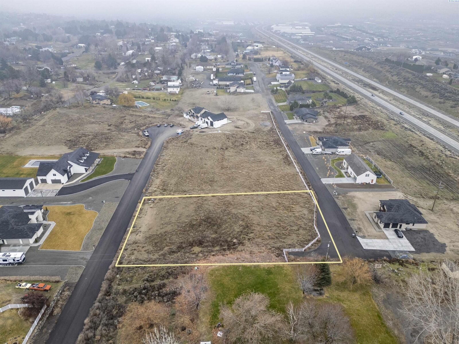 Property Photo:  94111 S 89 Pr SE  WA 99338 