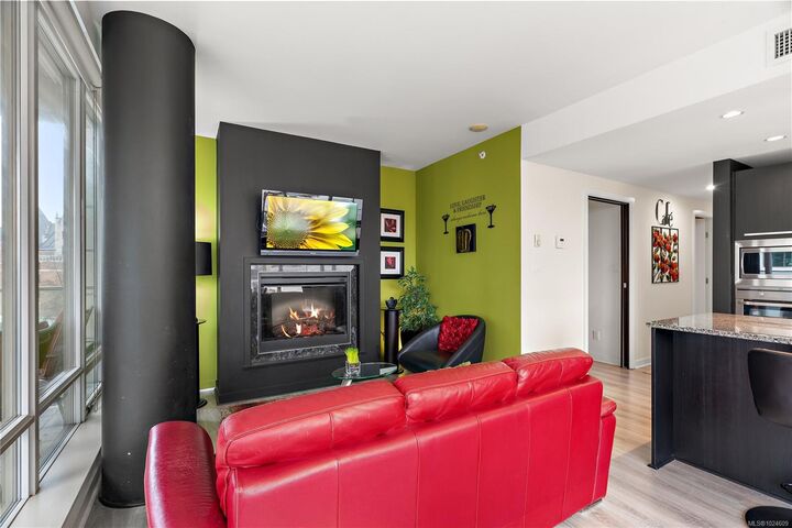 Property Photo:  708 Burdett Ave 602  BC V8W 0A8 