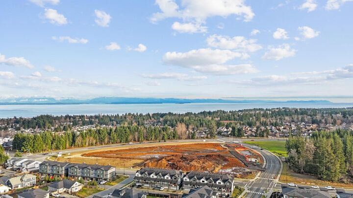 Property Photo: 739 Beaver Creek Blvd BC V9H 0G1