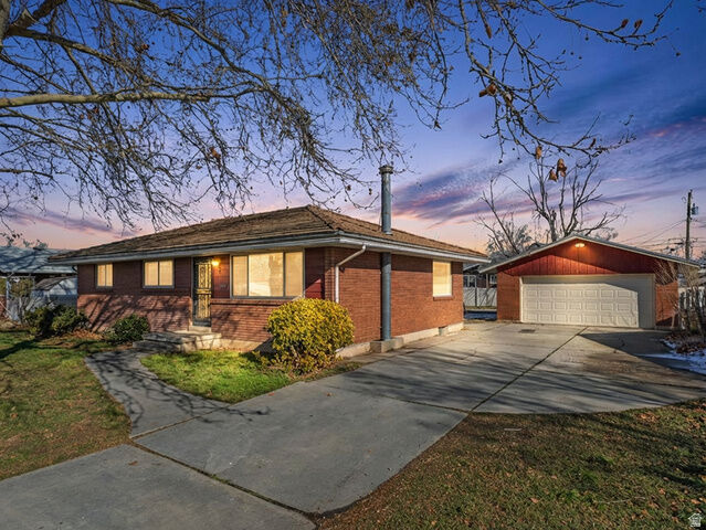 Property Photo:  5362 S 2050 W  UT 84067 