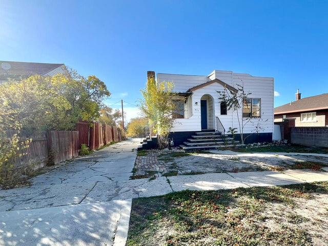 Property Photo:  230 E 100 S  UT 84501 