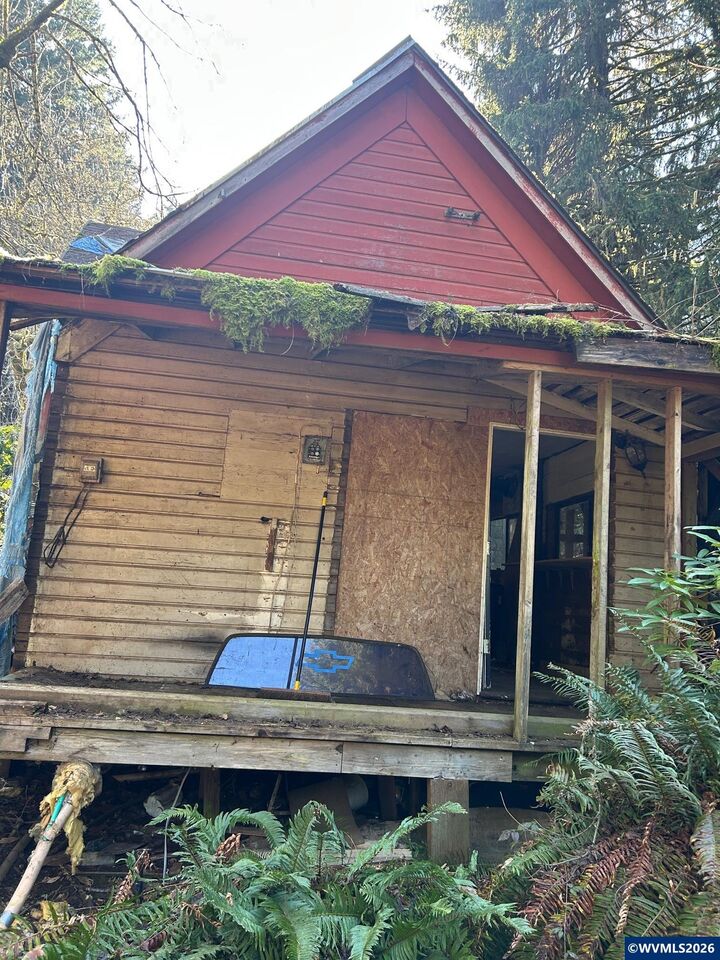 Property Photo:  995 Parry Rd  OR 97344 