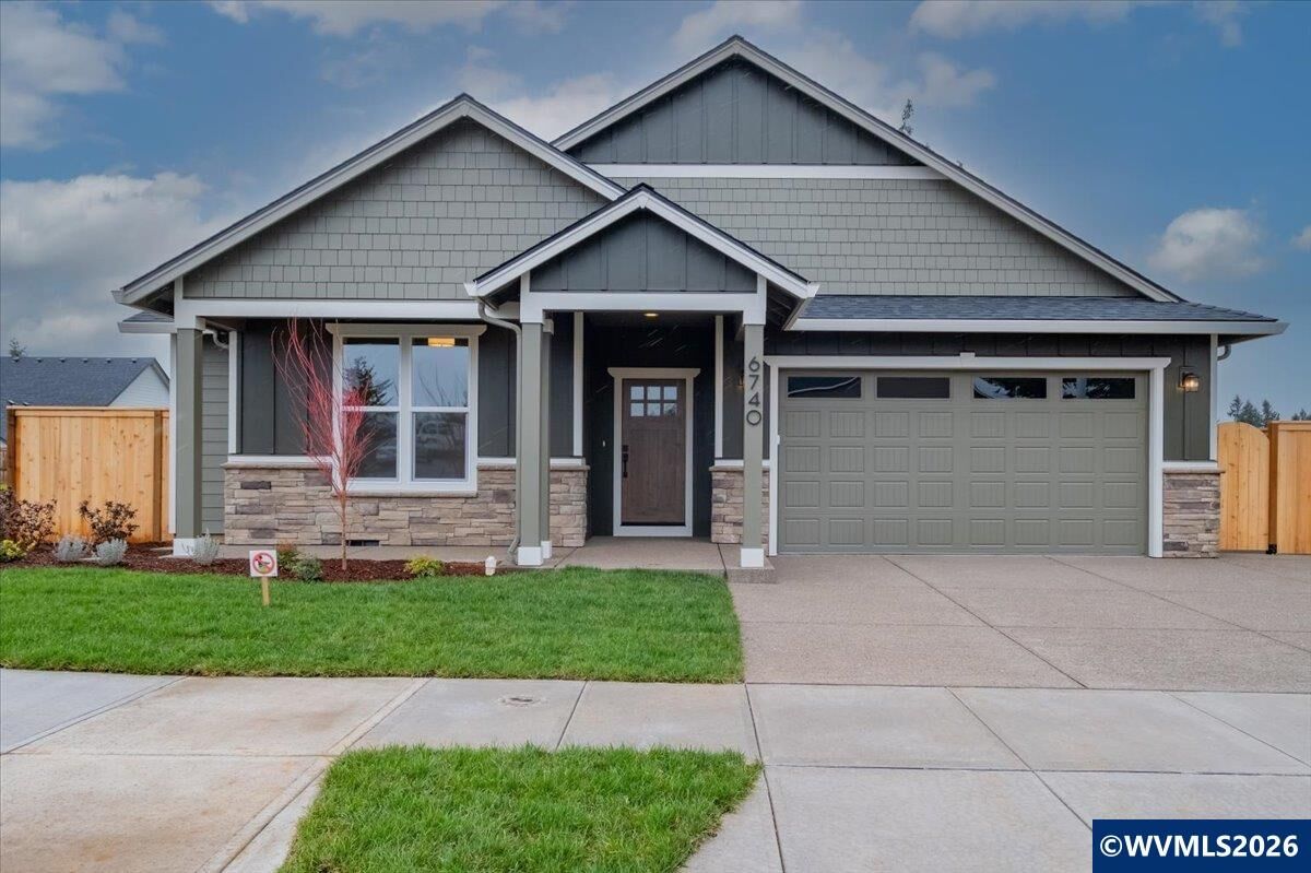 Property Photo:  6740 Naomi Danielle St SE  OR 97306 
