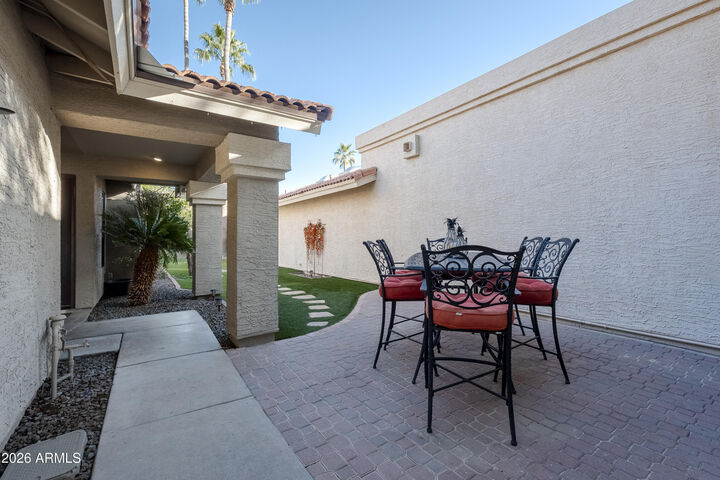 Property Photo:  942 W Barbados Drive  AZ 85233 