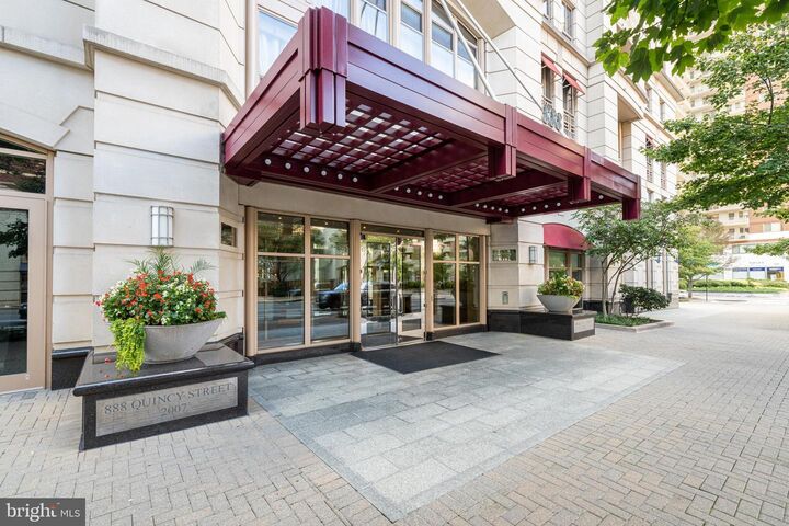 Property Photo:  888 N Quincy Street 2008  VA 22203 