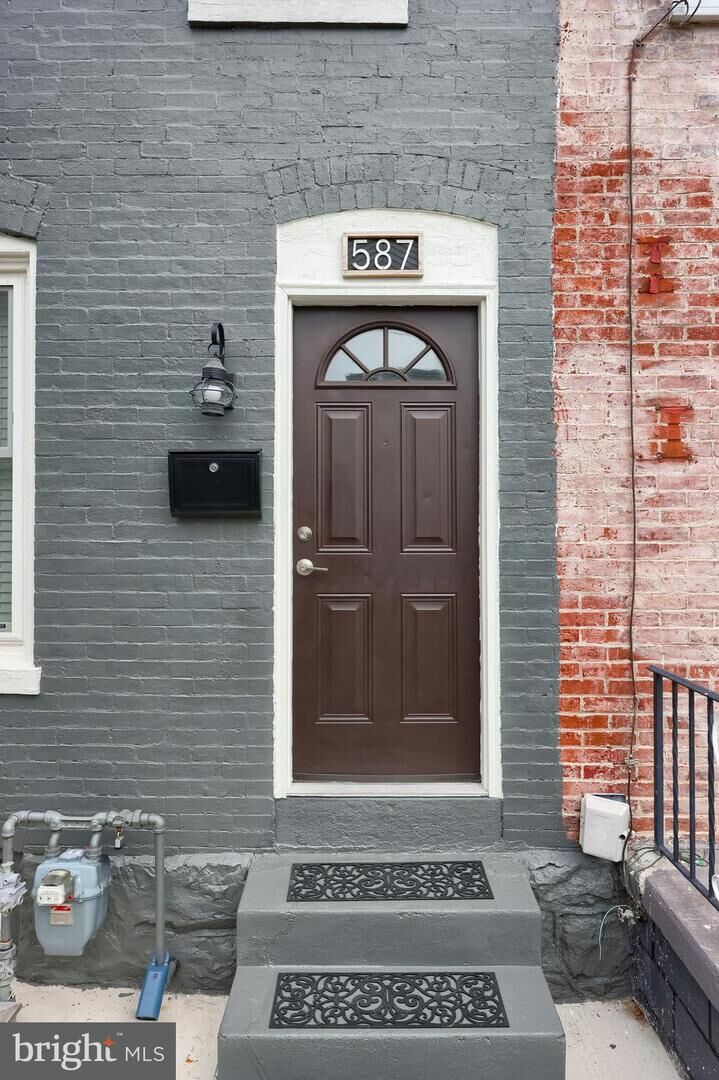 Property Photo:  587 Zook Avenue  PA 17602 