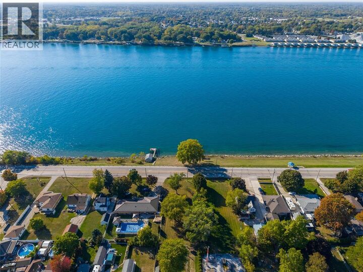 Property Photo:  2002 St. Clair Parkway  ON N7T 7H5 