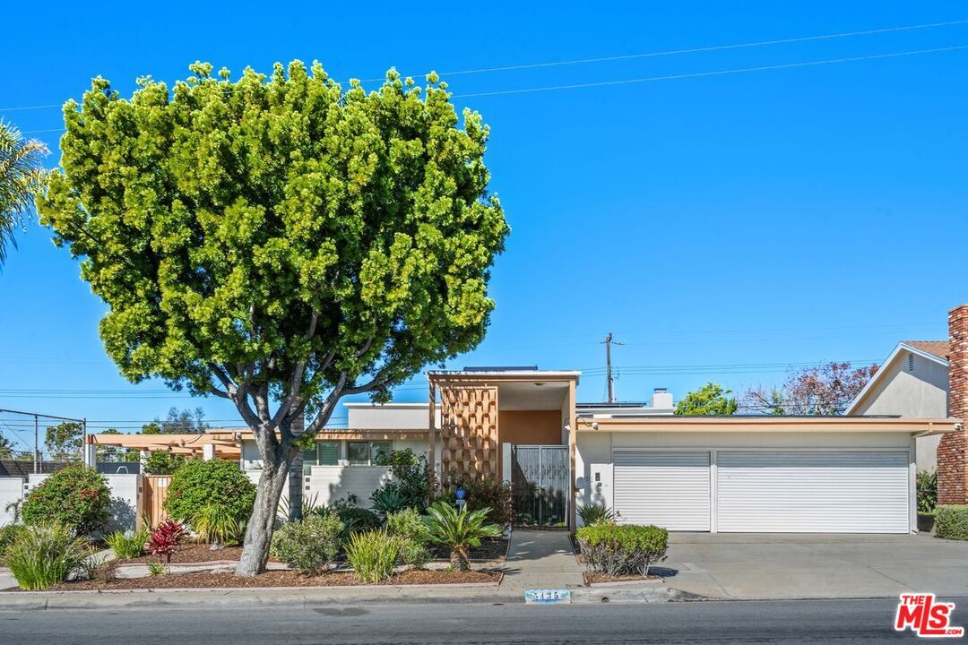 Property Photo:  5435 W 64th St  CA 90056 