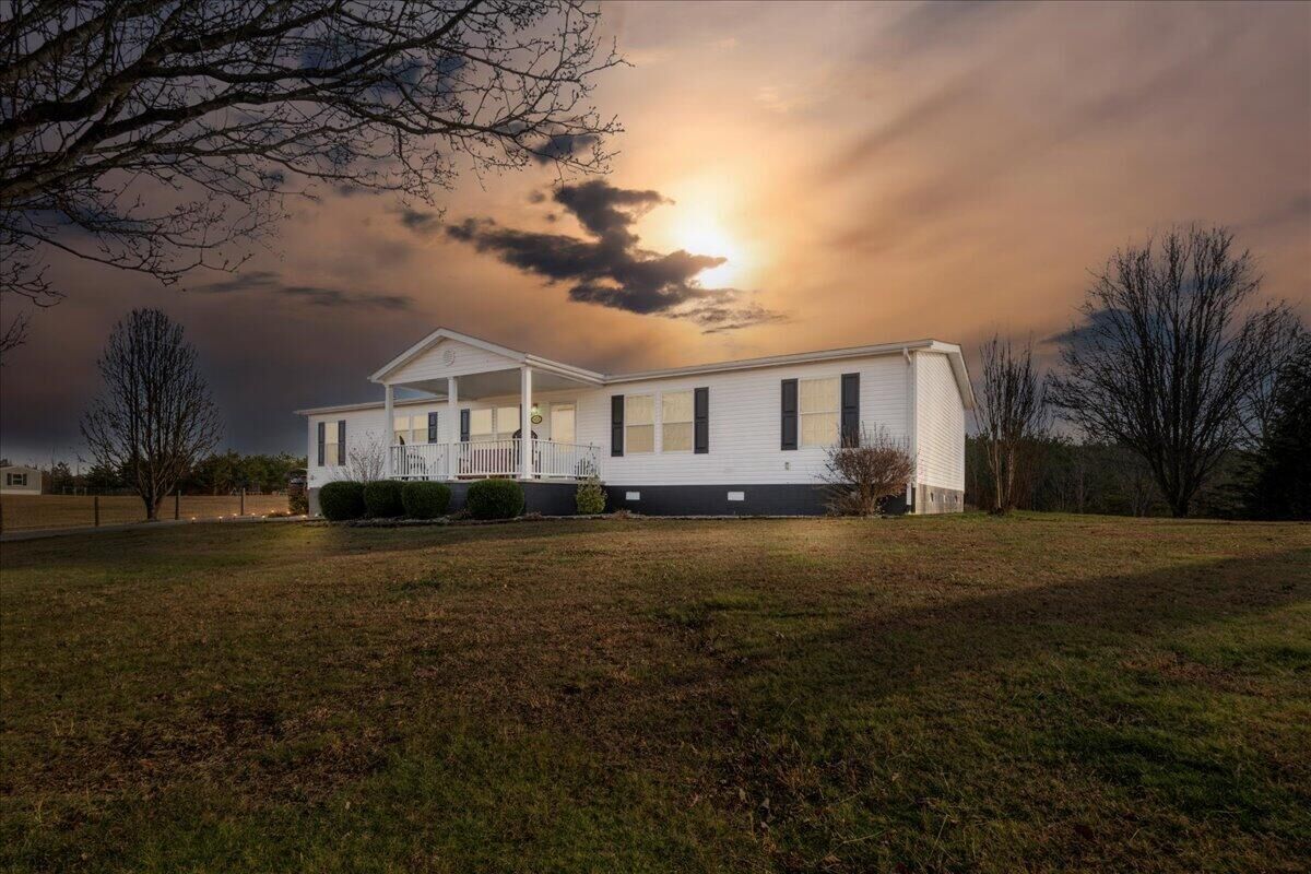 Property Photo: 8433 Somerset Road KY 40741