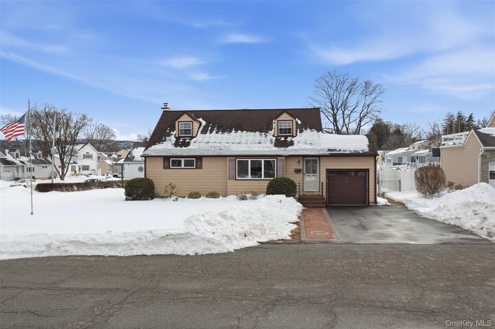 Property Photo:  15 Wenzel Lane  NY 10980 