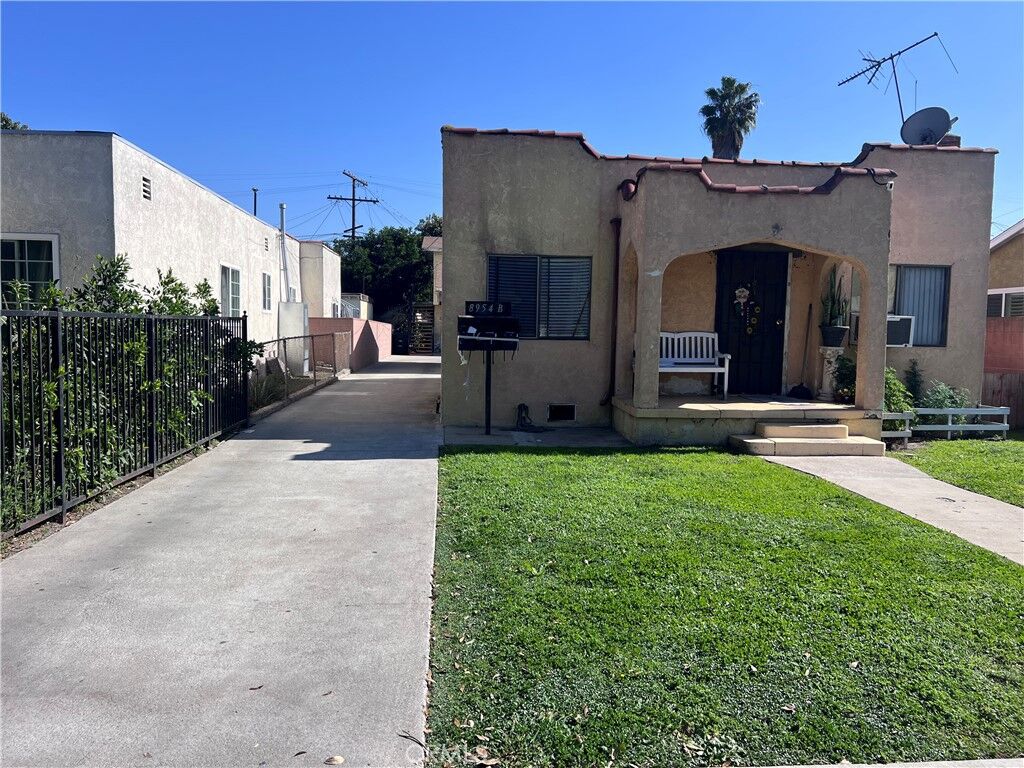 Property Photo:  8954 S Gate  CA 90280 