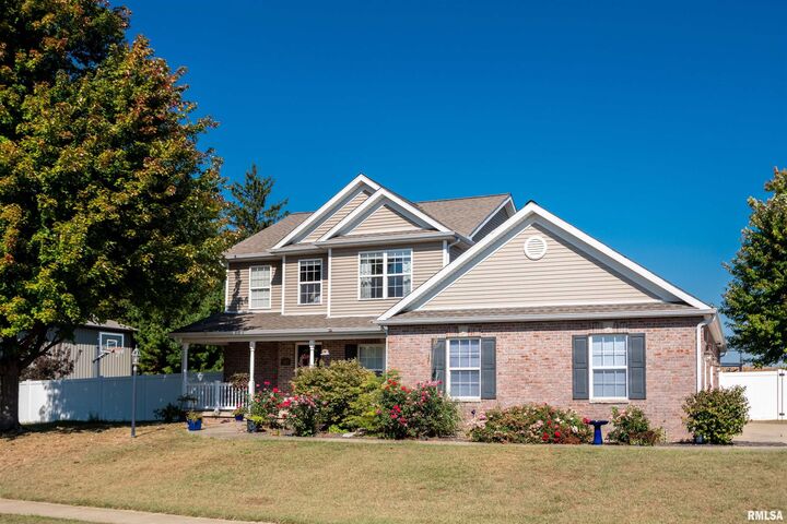 Property Photo:  610 Westminster Drive  IL 61571 