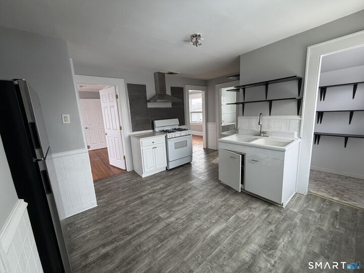 Property Photo:  199 Bradley Street 3  CT 06610 