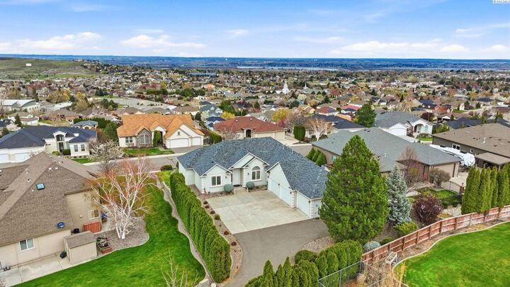 Property Photo: 649 Clermont WA 99352