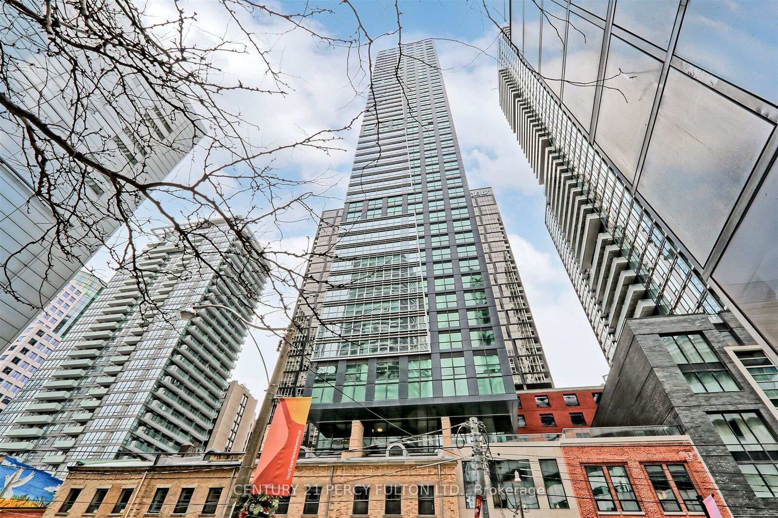 Photo de la propriété:  327 King Street W 1807  ON M5V 0W7 