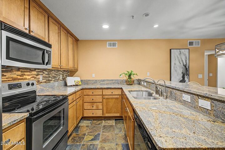 Property Photo: 4704 E Paradise Village Parkway N 226 AZ 85032