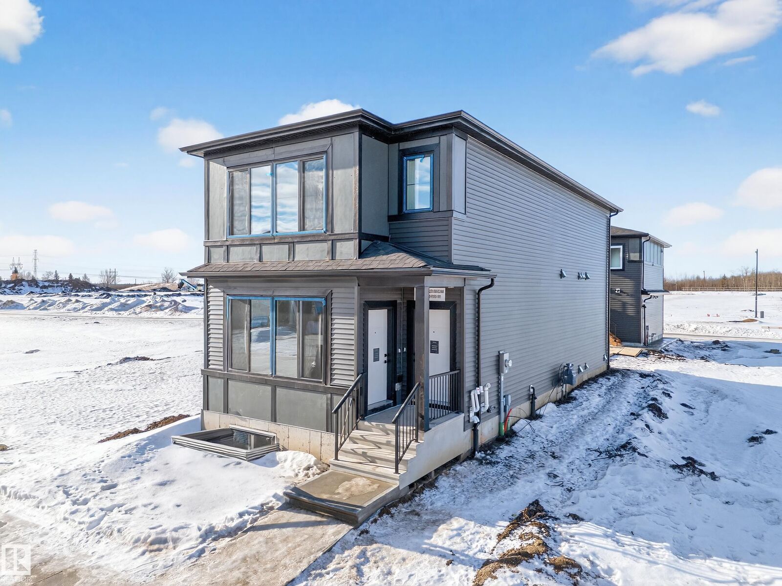 Property Photo:  3736 Erlanger Drive NW  AB T6M 3G5 