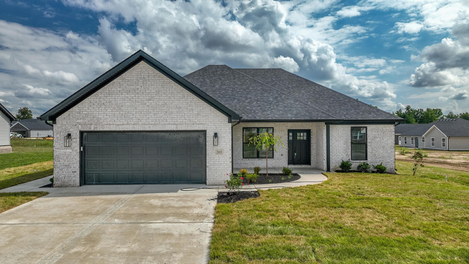 Property Photo:  203 Navajo Drive  KY 40475 