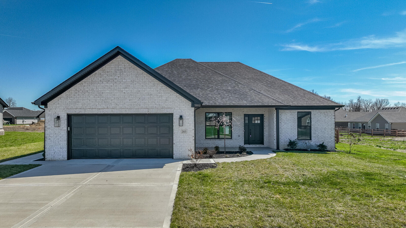 Property Photo:  203 Navajo Drive  KY 40475 