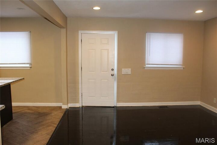 Property Photo: 4475 N Taylor Avenue MO 63115