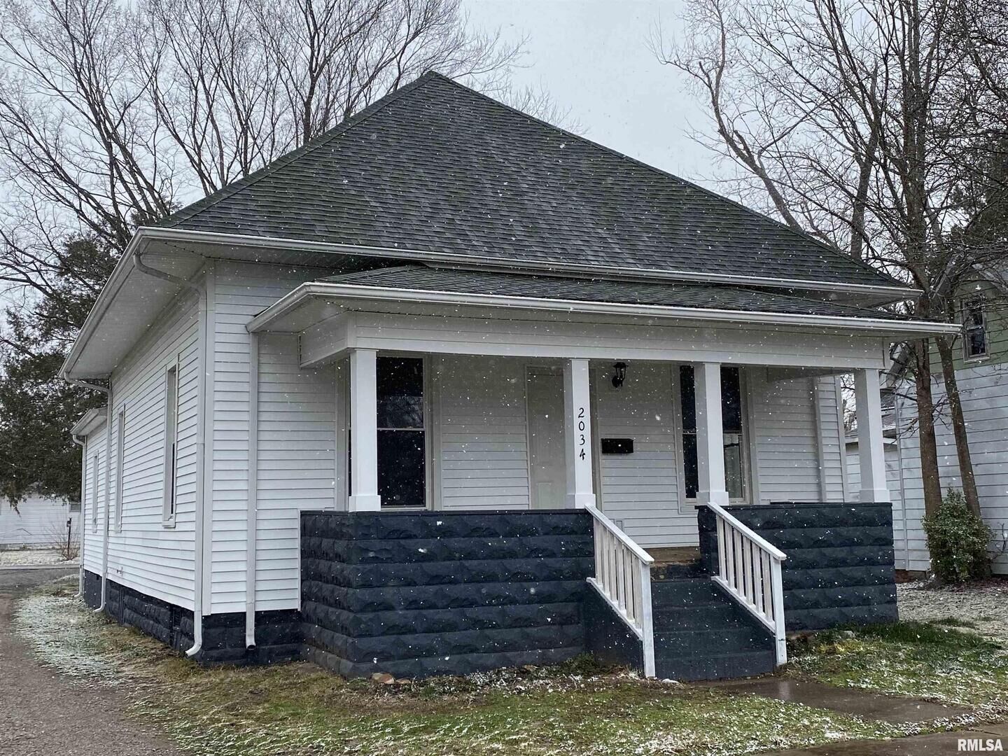 Property Photo:  2034 Hortense Street  IL 62966 