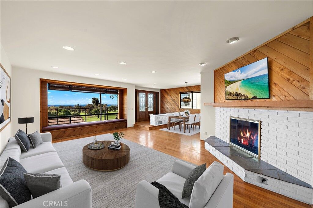 Property Photo:  318 Avenida Santa Margarita  CA 92672 