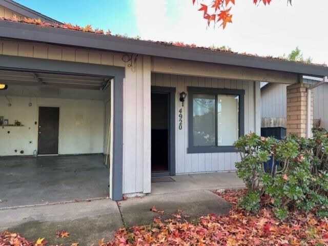 Property Photo: 4920 Saddlerock Way CA 95841