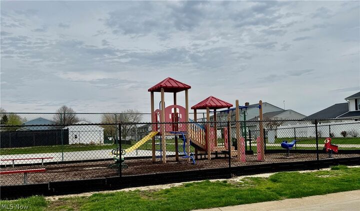 Property Photo:  8140 Independence Drive B  OH 44060 