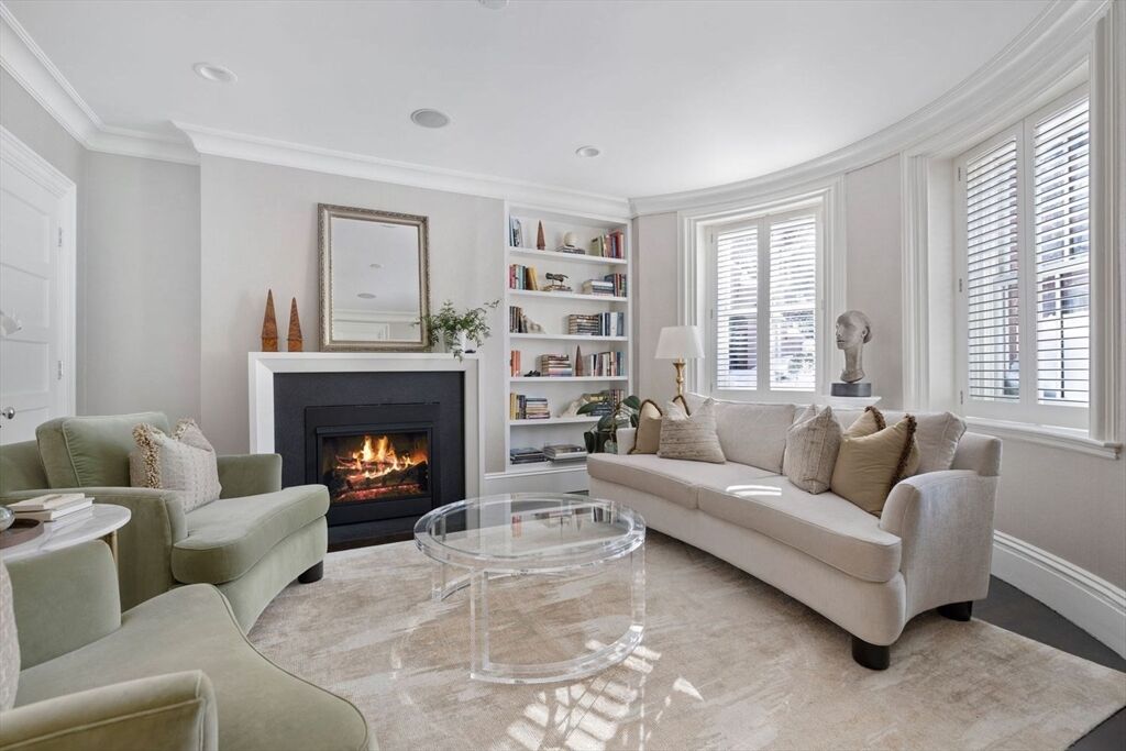 Property Photo:  11 1/2 Union Park 1  MA 02118 