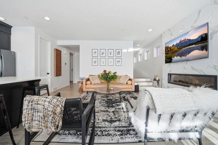 Property Photo:  254 Howse Drive NE  AB T3P 1K5 