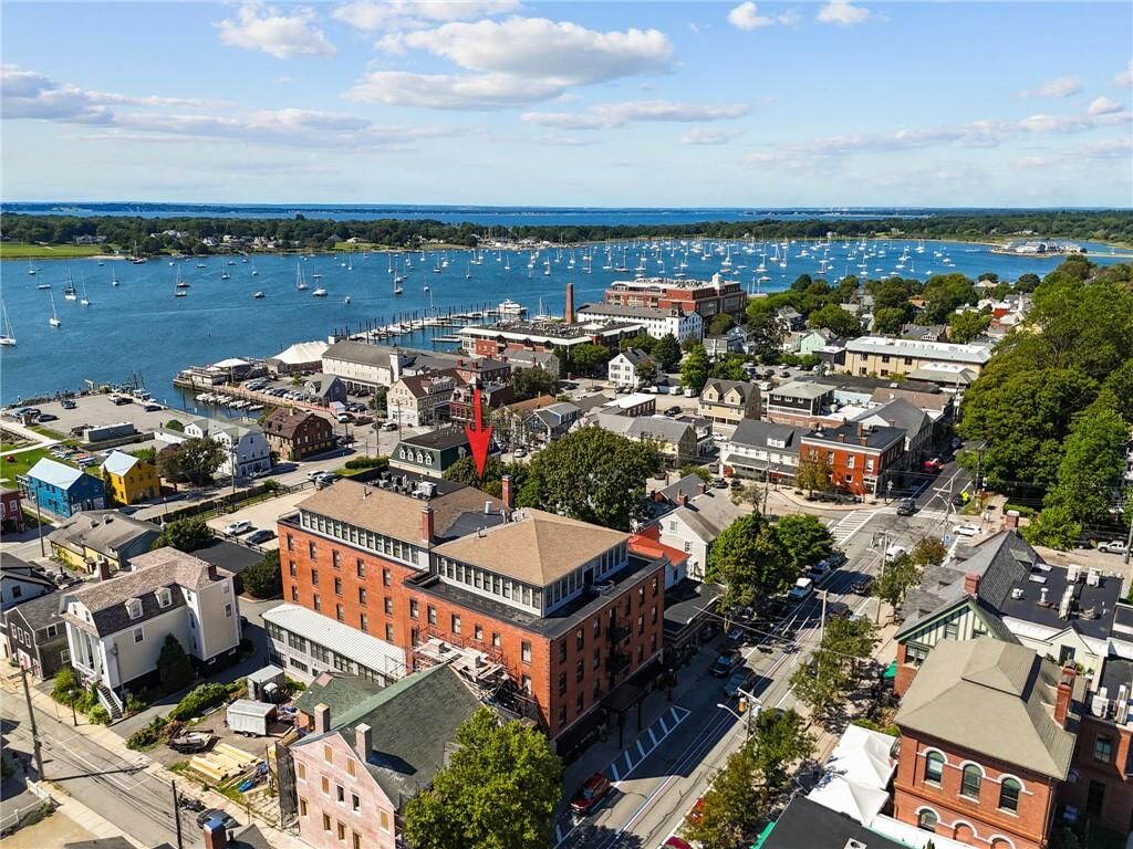 Property Photo:  423 Hope Street 1A  RI 02809 