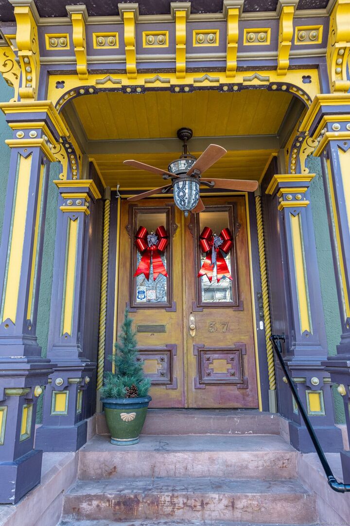 Property Photo:  37 East Pearl Street  CT 06513 