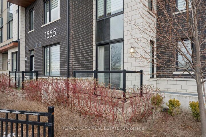 Property Photo:  1555 Kingston Road Pkg 150  ON L1V 0E9 