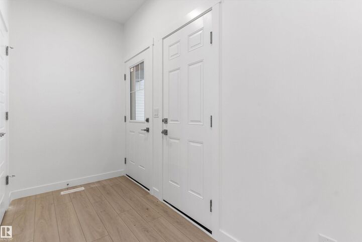 Property Photo:  913 19 Avenue NW  AB T6T 2X4 