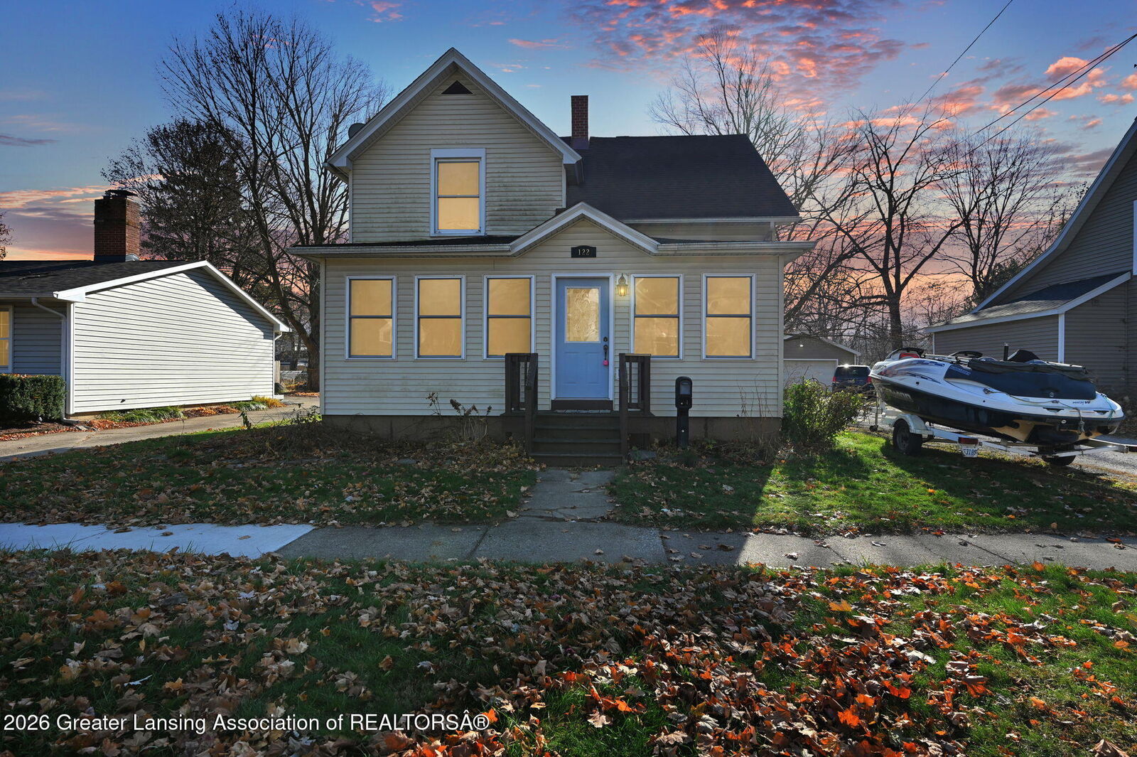 Property Photo: 122 E Shaw Street MI 48813