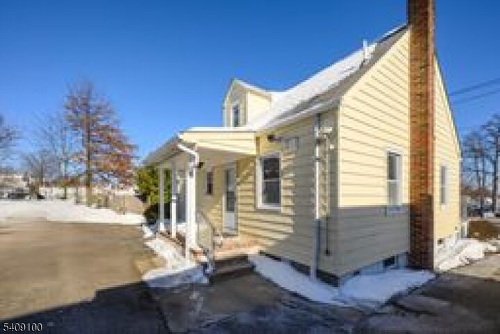 Property Photo:  279 Amboy Ave  NJ 07095 