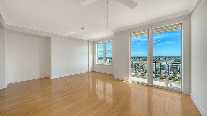 Property Photo:  750 N Tamiami Trail 1018  FL 34236 