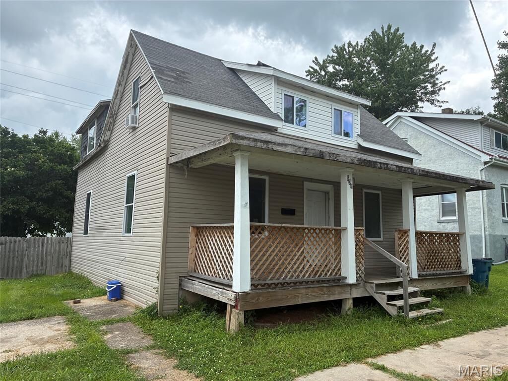 Property Photo:  601 8th Street  IL 62249 
