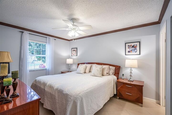 Property Photo:  622 Waterside Drive  FL 33462 