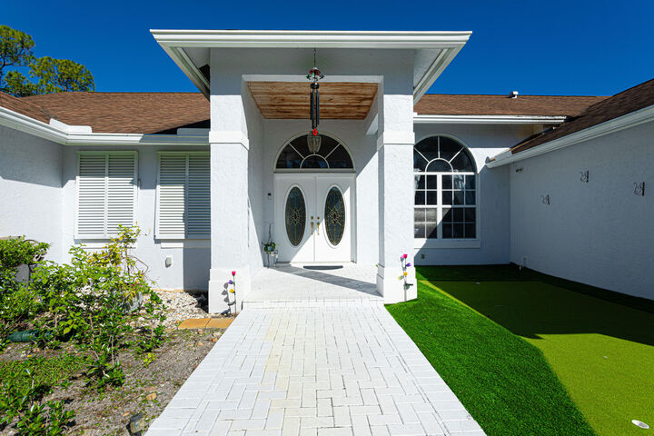 Property Photo:  8895 Palomino Drive  FL 33467 