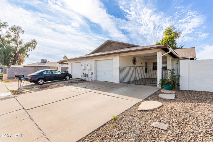 Property Photo:  1448 S Doran Street  AZ 85204 