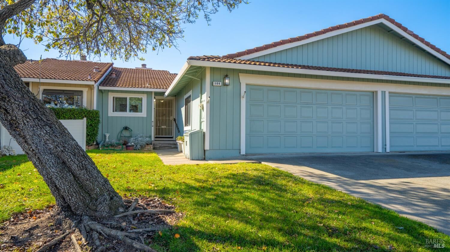 Property Photo: 104 Bryce Way CA 95687