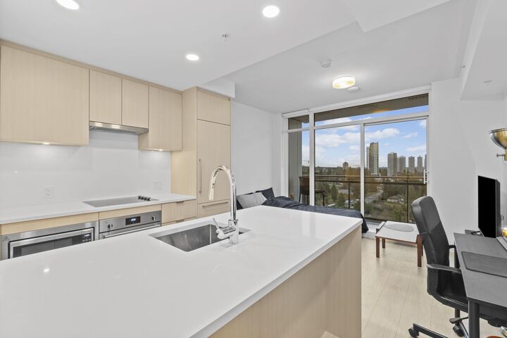 13675 107A Avenue 1203 — photo 1