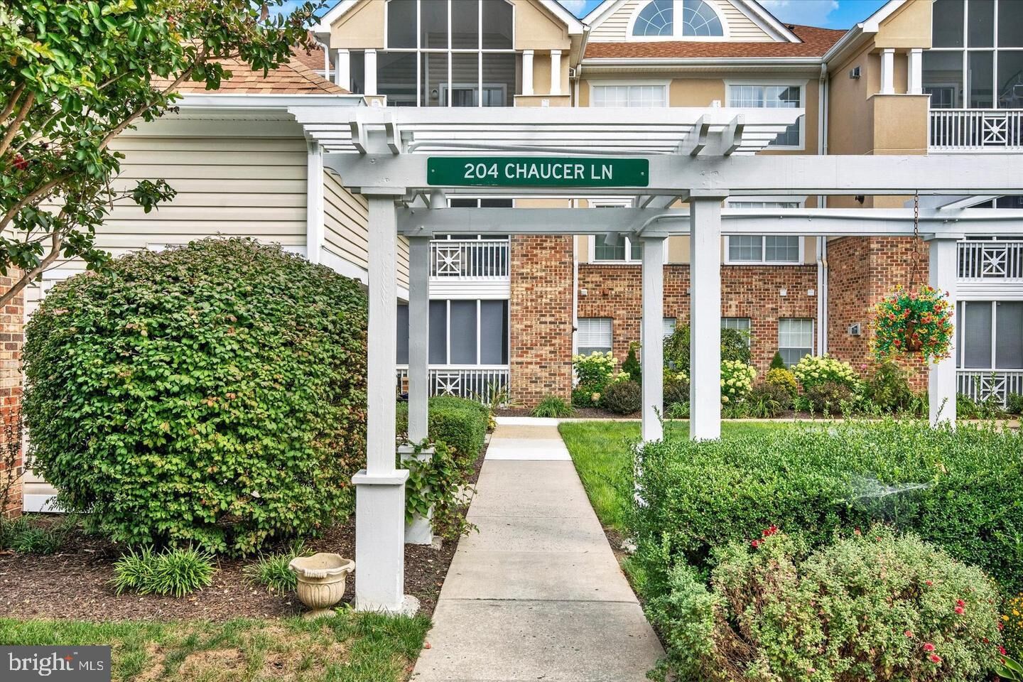 Property Photo:  204 Chaucer Lane Unit I  MD 21014 