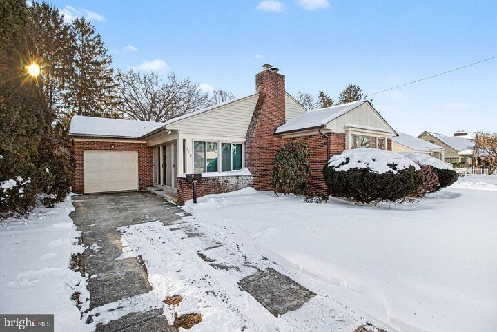 Property Photo:  610 Walton Street  PA 17043 