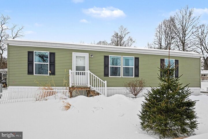 Property Photo:  84 Mansfield Drive  PA 18062 